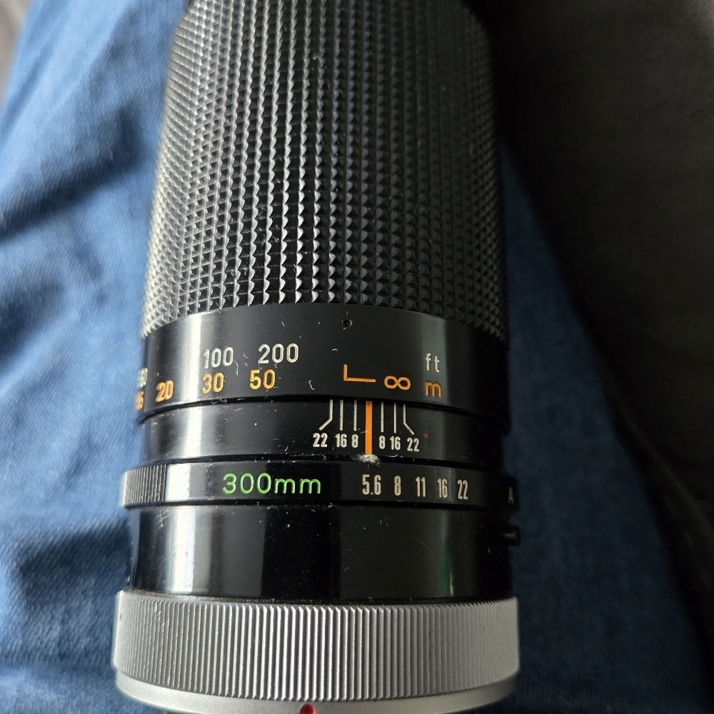 Canon 300mm f/5.6 S.S.C. FD Mount Prime Telephoto Lens with Case Untested
